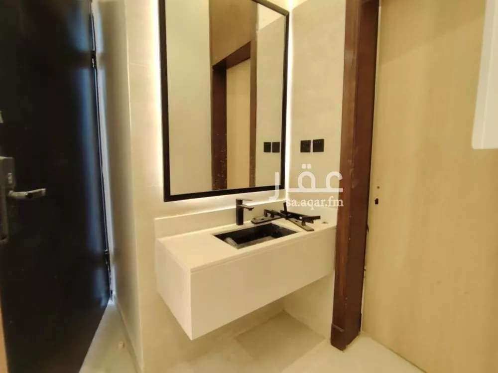 5 bedroom villa in Okaz, Riyadh 6