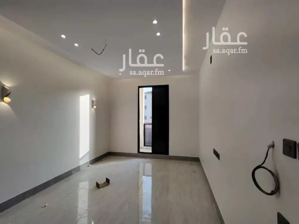 5 bedroom apartment in Okaz, Riyadh 9