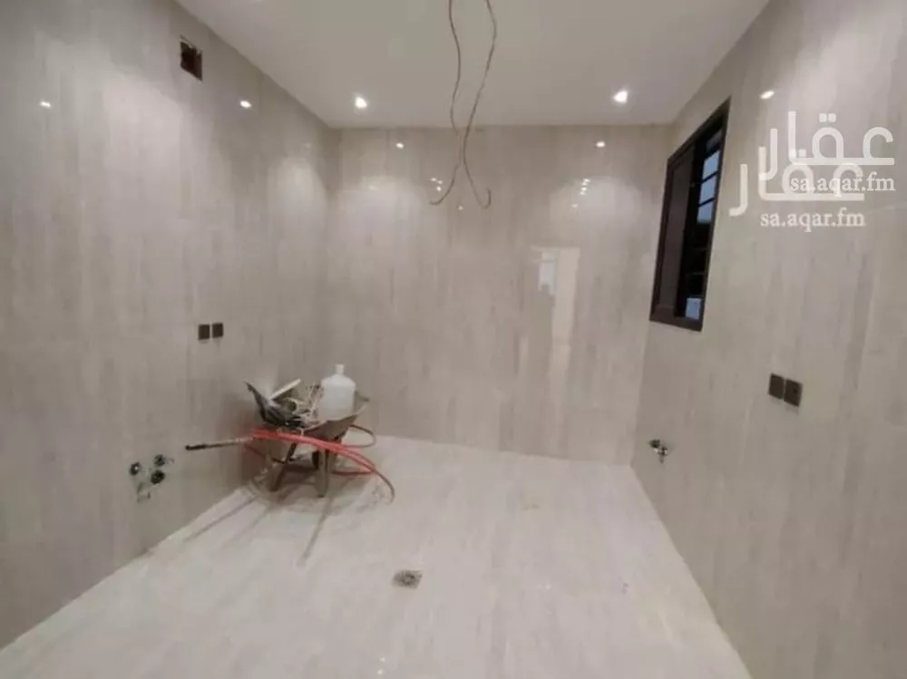 5 bedroom apartment in Okaz, Riyadh 7