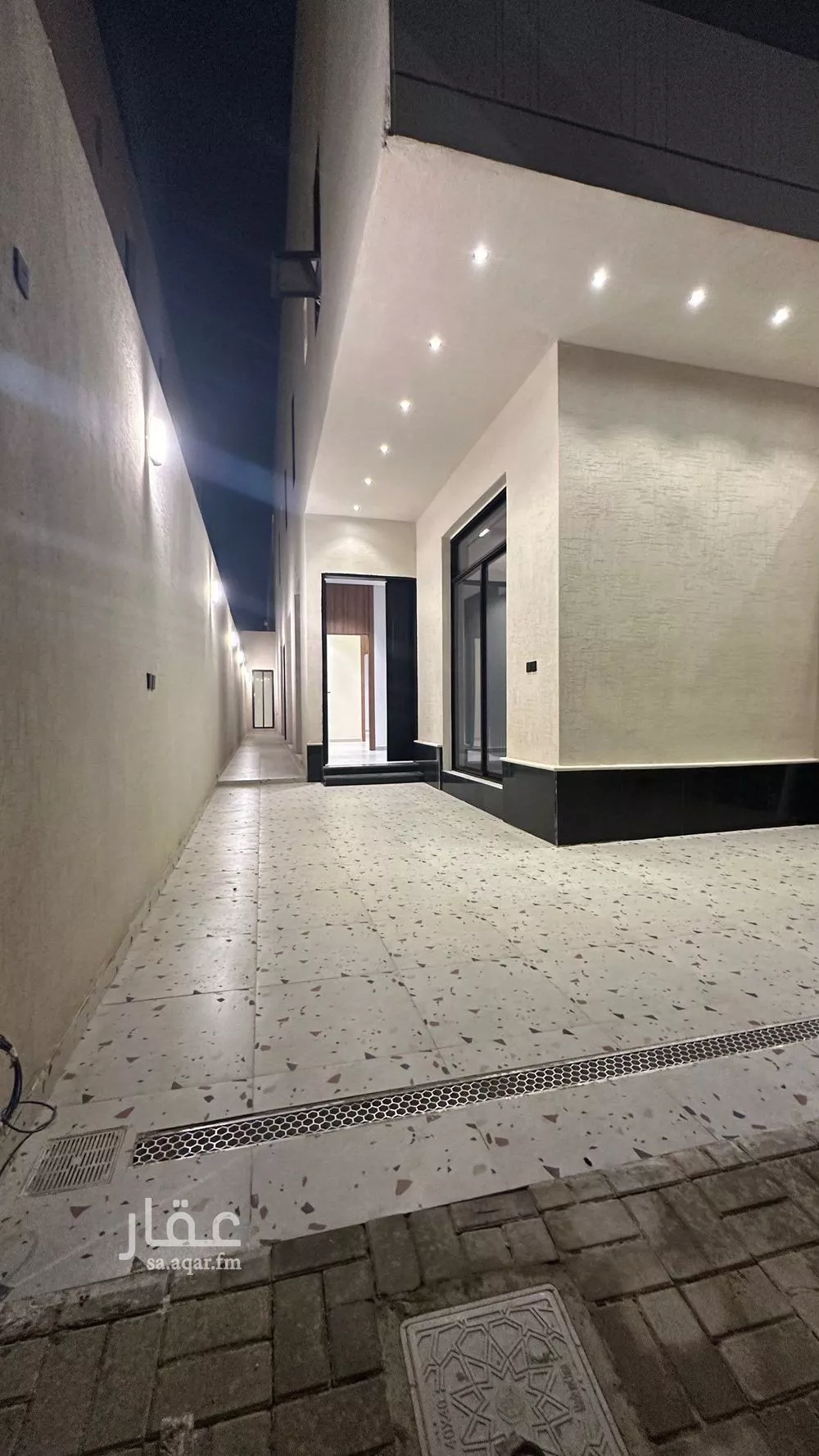 5 bedroom floor in Al Janadriyah 2