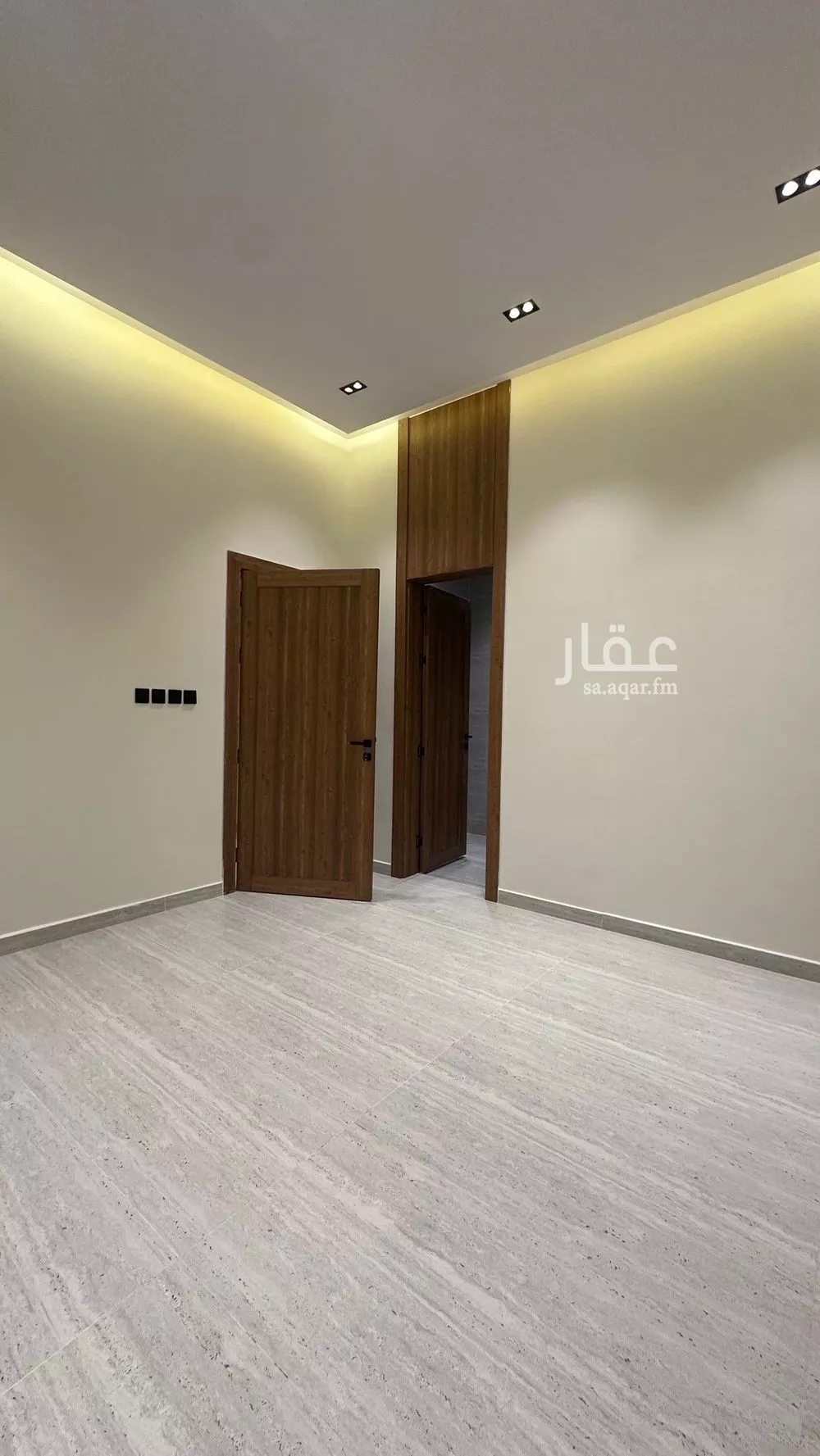 5 bedroom floor in Al Janadriyah 4