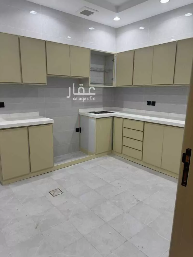 4 bedroom building in Al Marwa, Jeddah 8