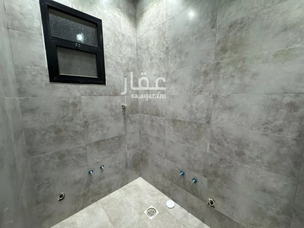 6 bedroom apartment in Al Rimal 4
