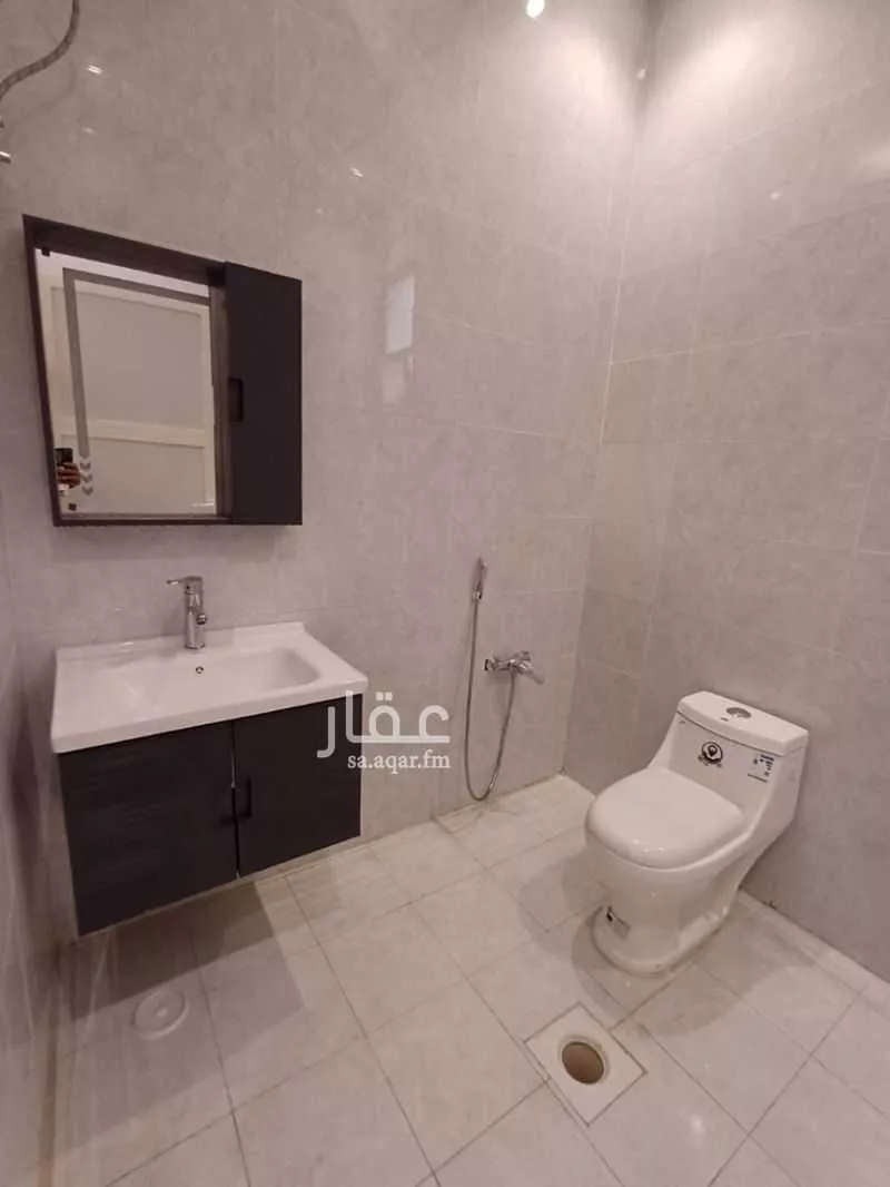 شقة 3 غرف في الرمال 5