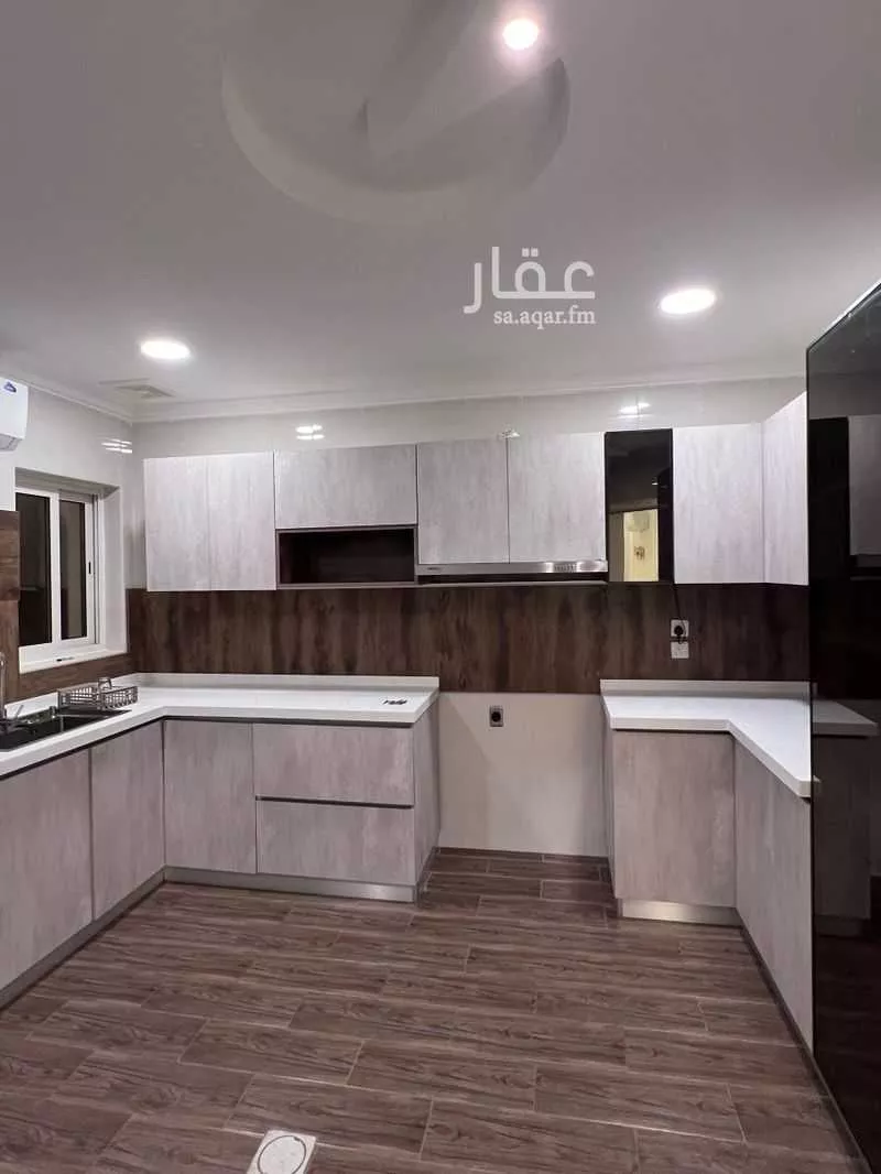 5 bedroom apartment in Ash Shulah 2