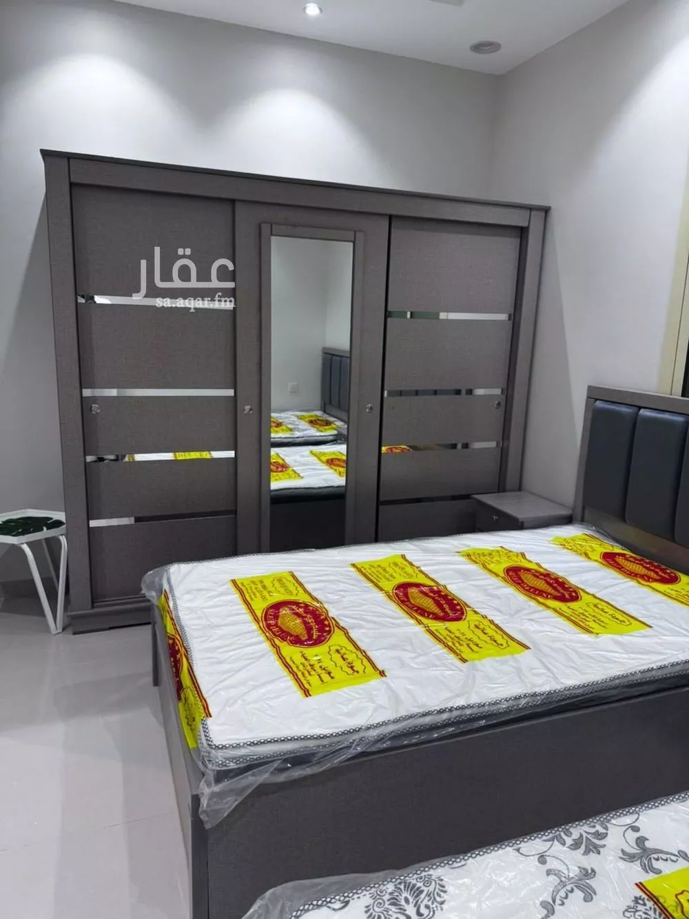 شقة 3 غرف في الملقا 5