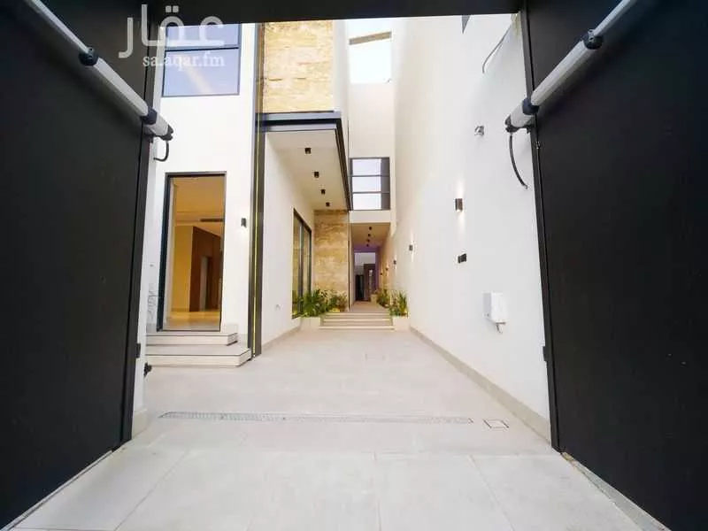 4 bedroom villa in Al Malqa, Riyadh 6