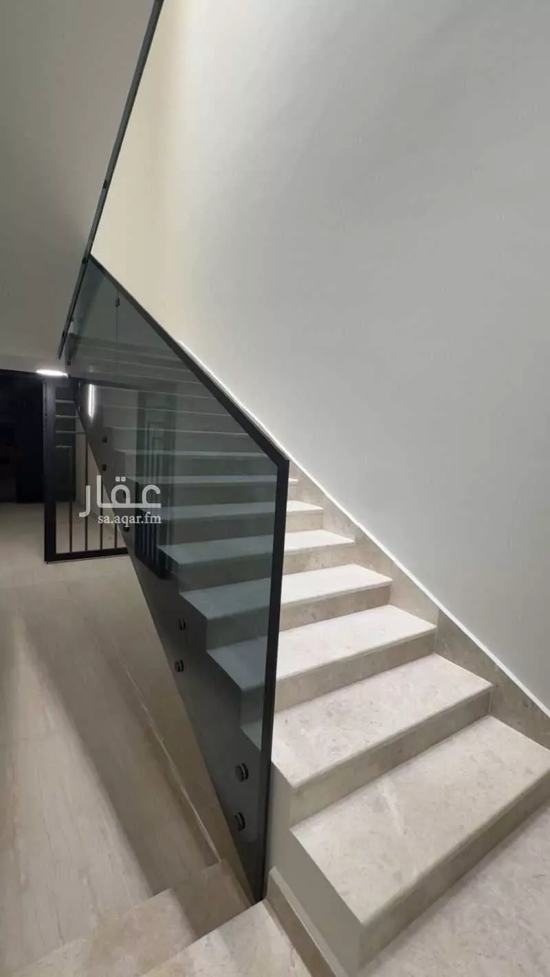 شقة 4 غرف في السعادة 3