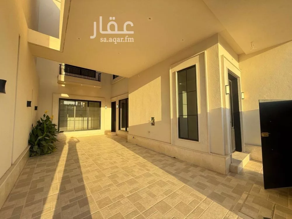5 bedroom villa in Al Mahdiyyah 2