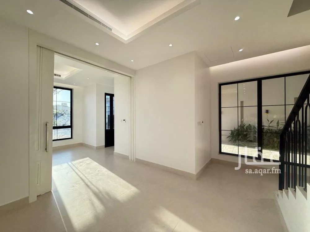 فيلا 6 غرف في المهدية 5