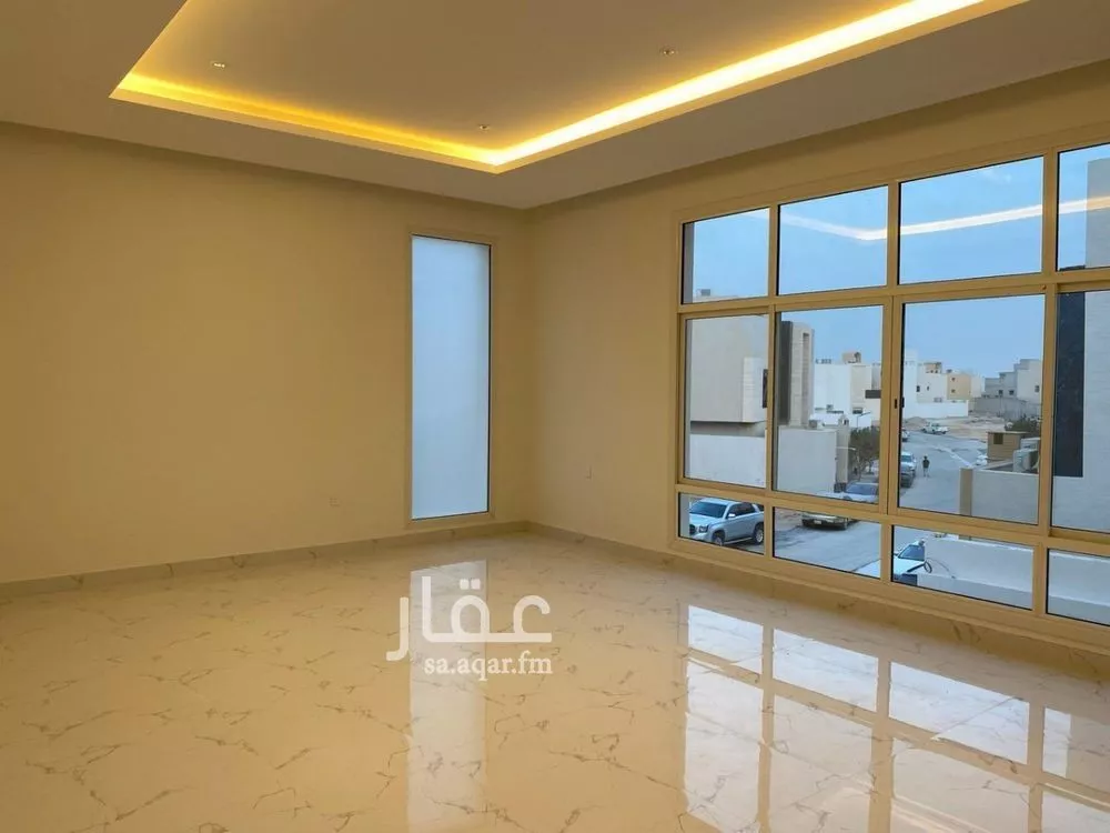 6 bedroom villa in Al Mahdiyyah 3