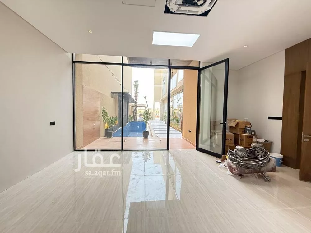 6 bedroom villa in Al Mahdiyyah 2