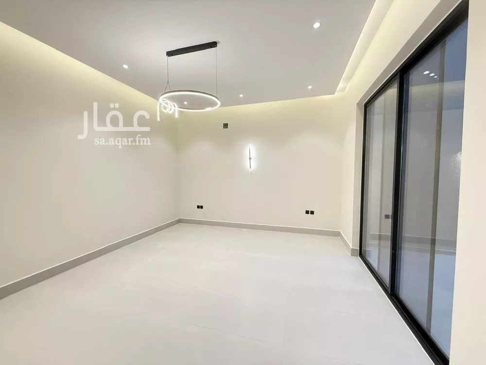 5 bedroom villa in Al Mahdiyyah 3