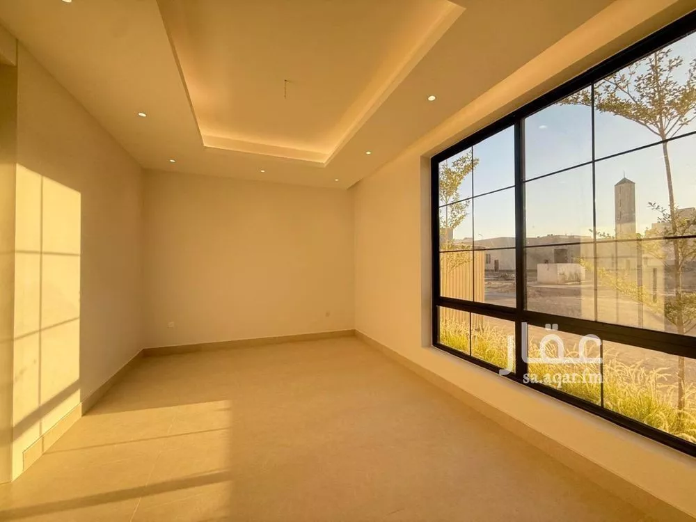 5 bedroom villa in Al Mahdiyyah 3