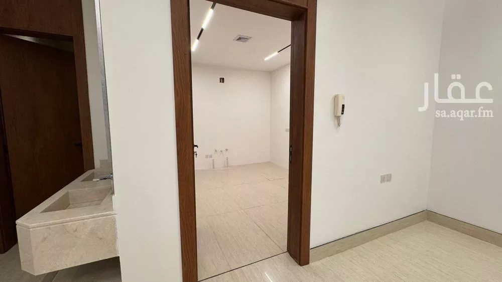 6 bedroom villa in Al Mahdiyyah 3