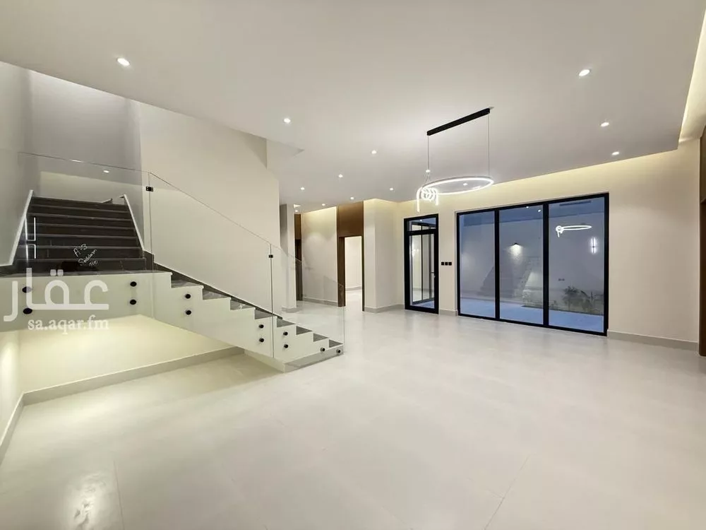 5 bedroom villa in Al Mahdiyyah 4