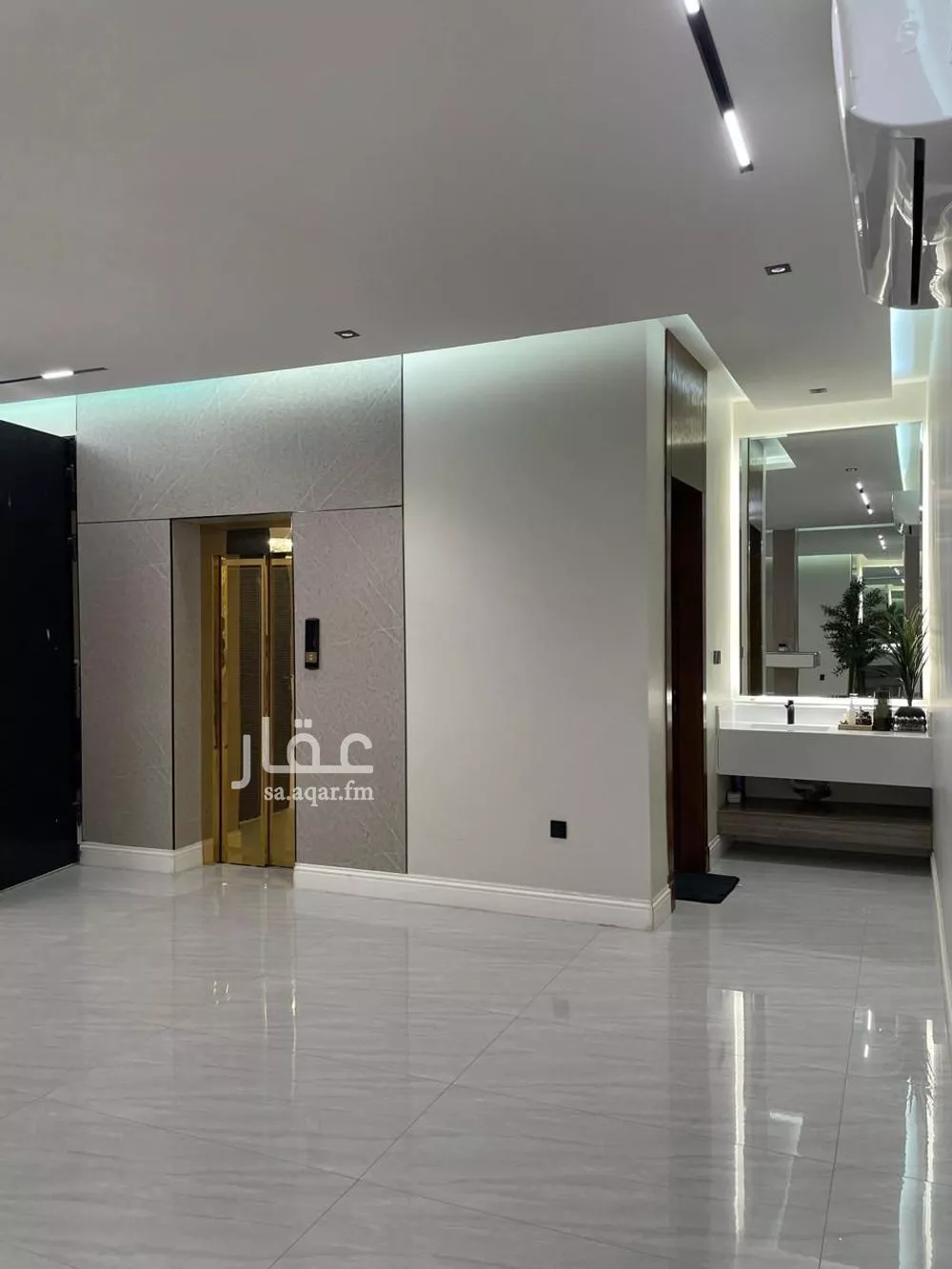 5 bedroom villa in Al Mahdiyyah 3