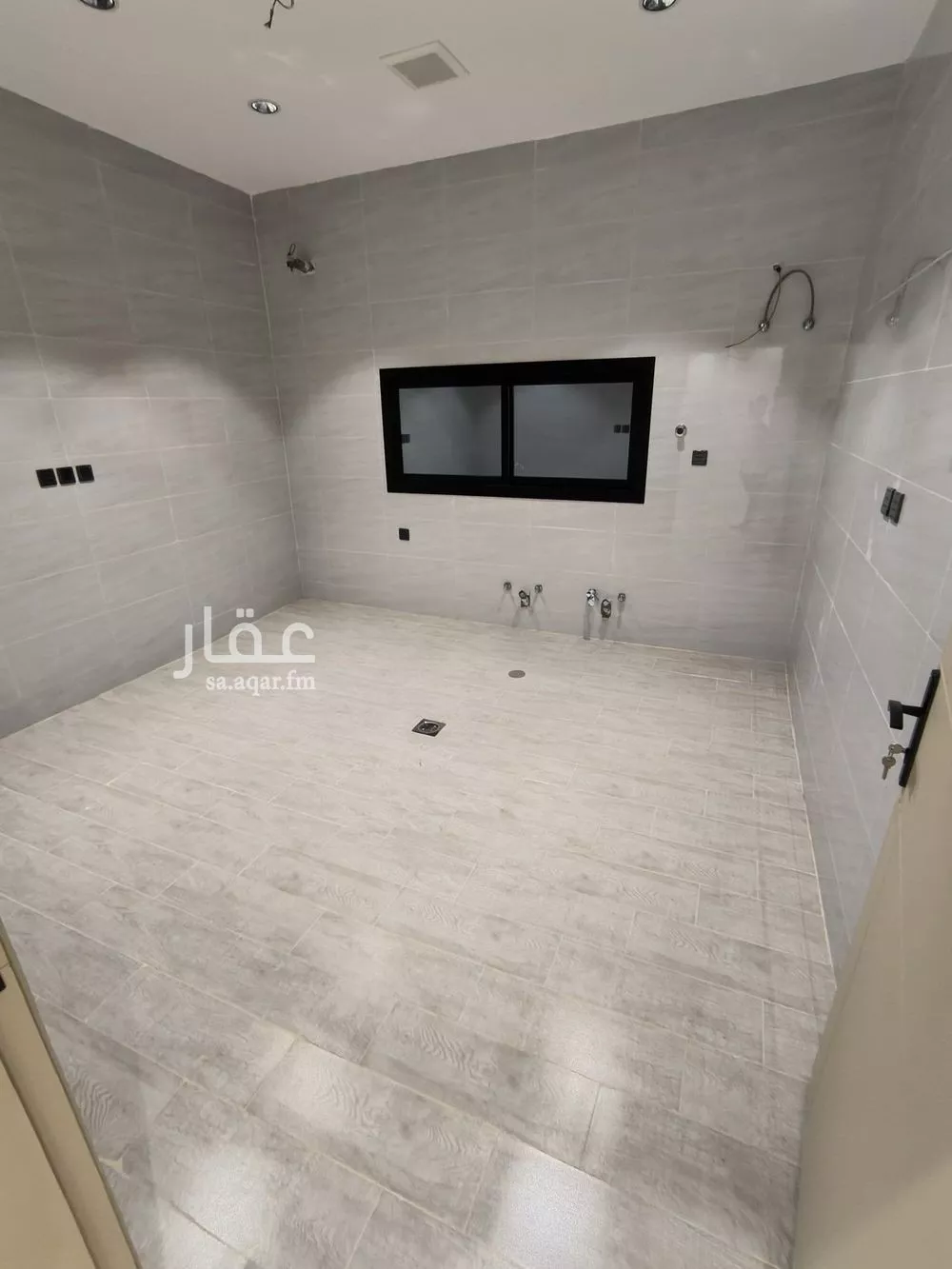 فيلا 6 غرف في الفروسية 5