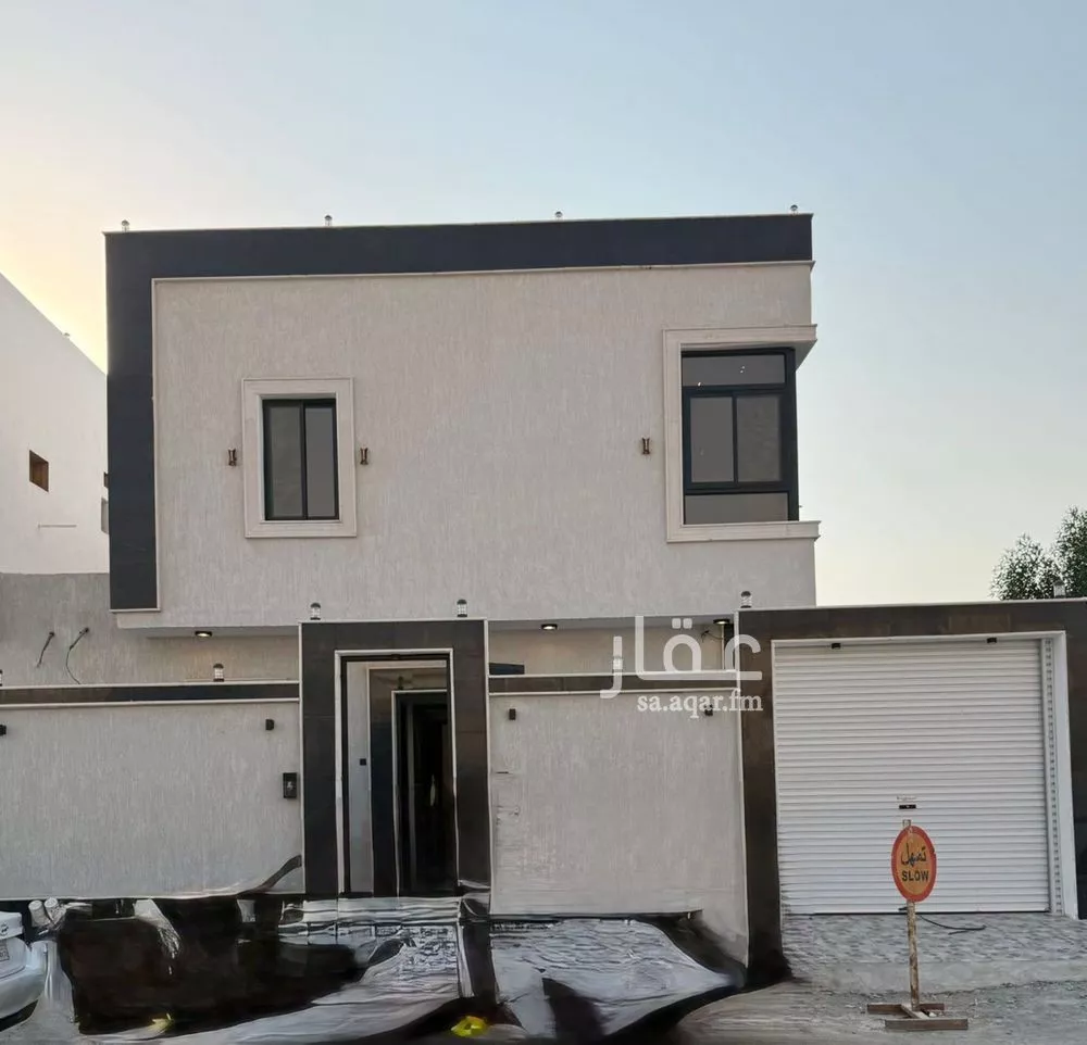 فيلا 7 غرف في القرينة 1