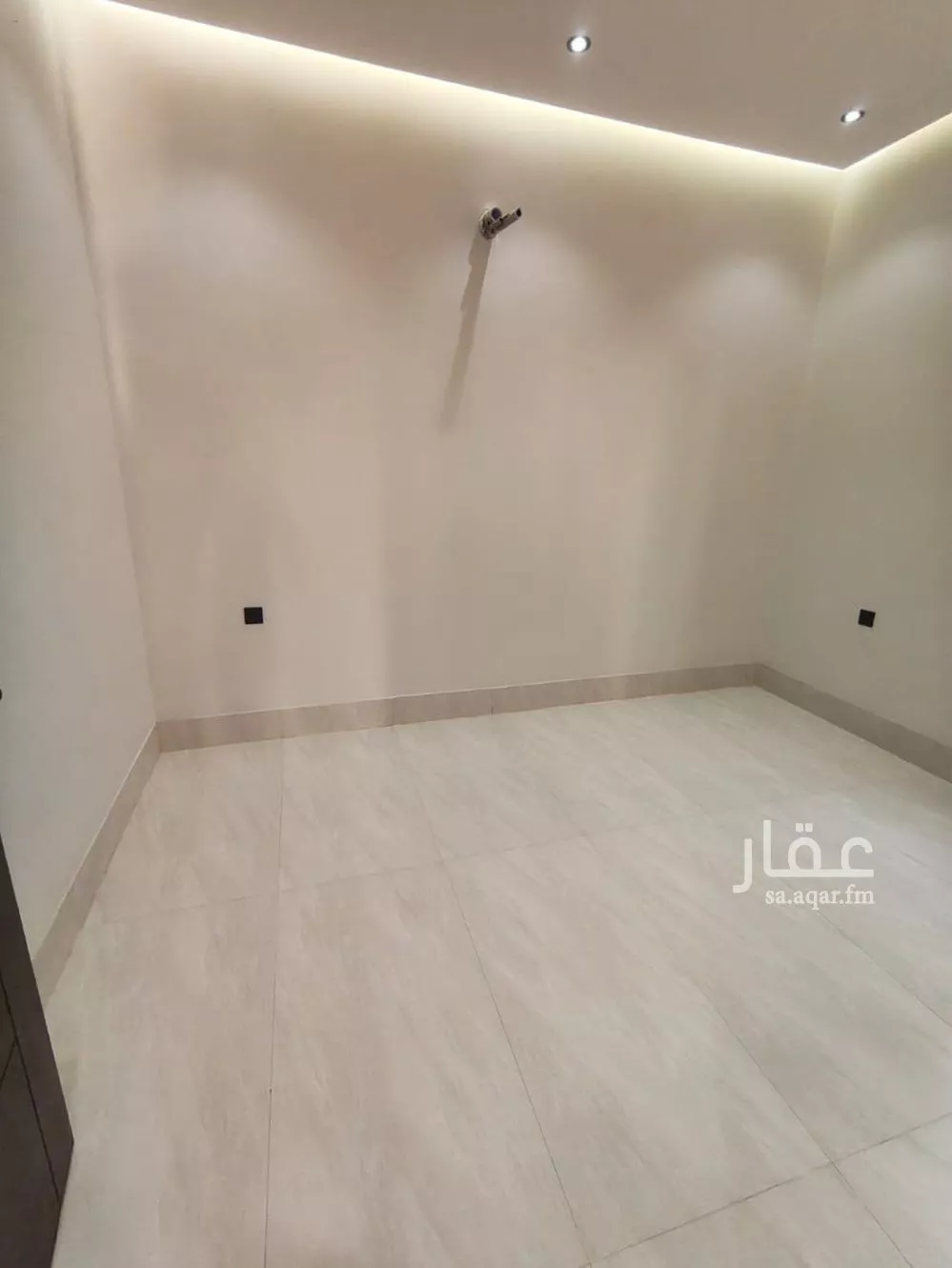 فيلا 10 غرف في الفروسية 2