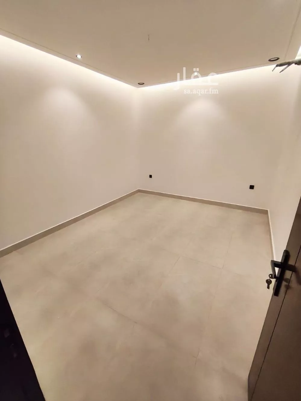 فيلا 8 غرف في الفروسية 5