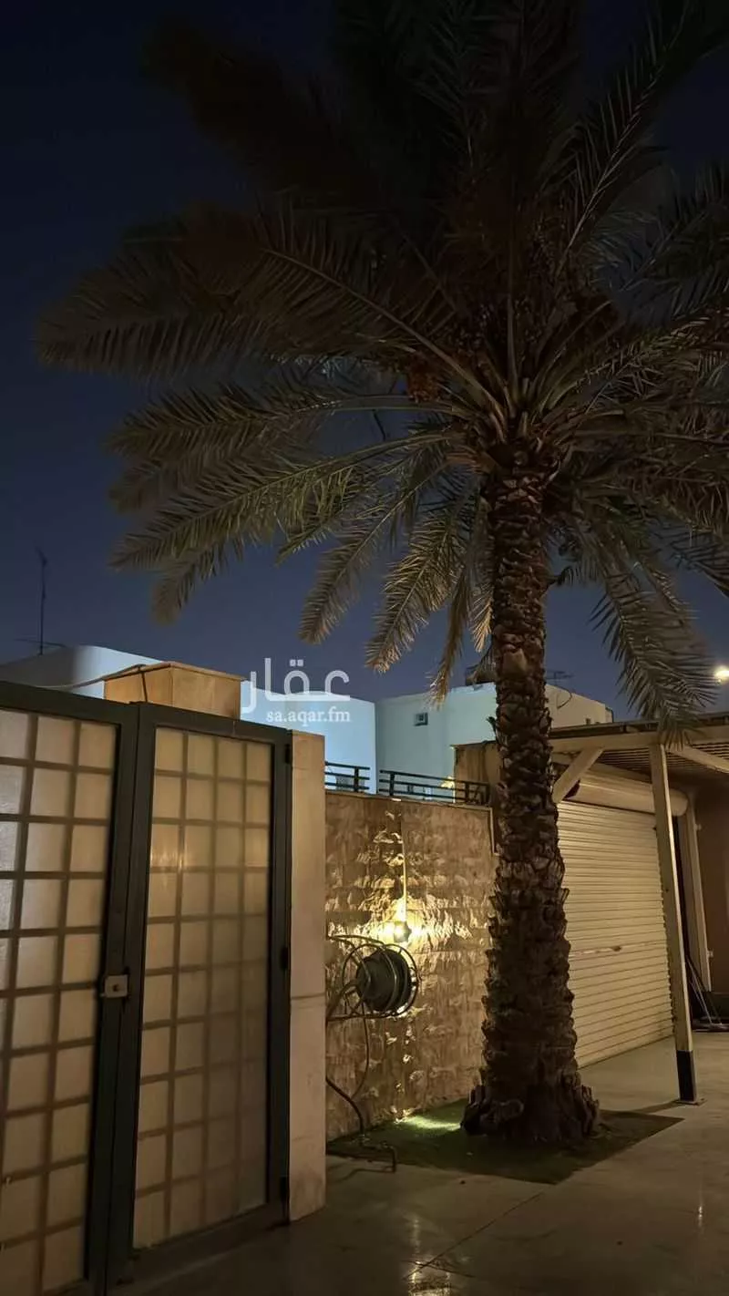 فيلا 8 غرف في الملك فهد 1