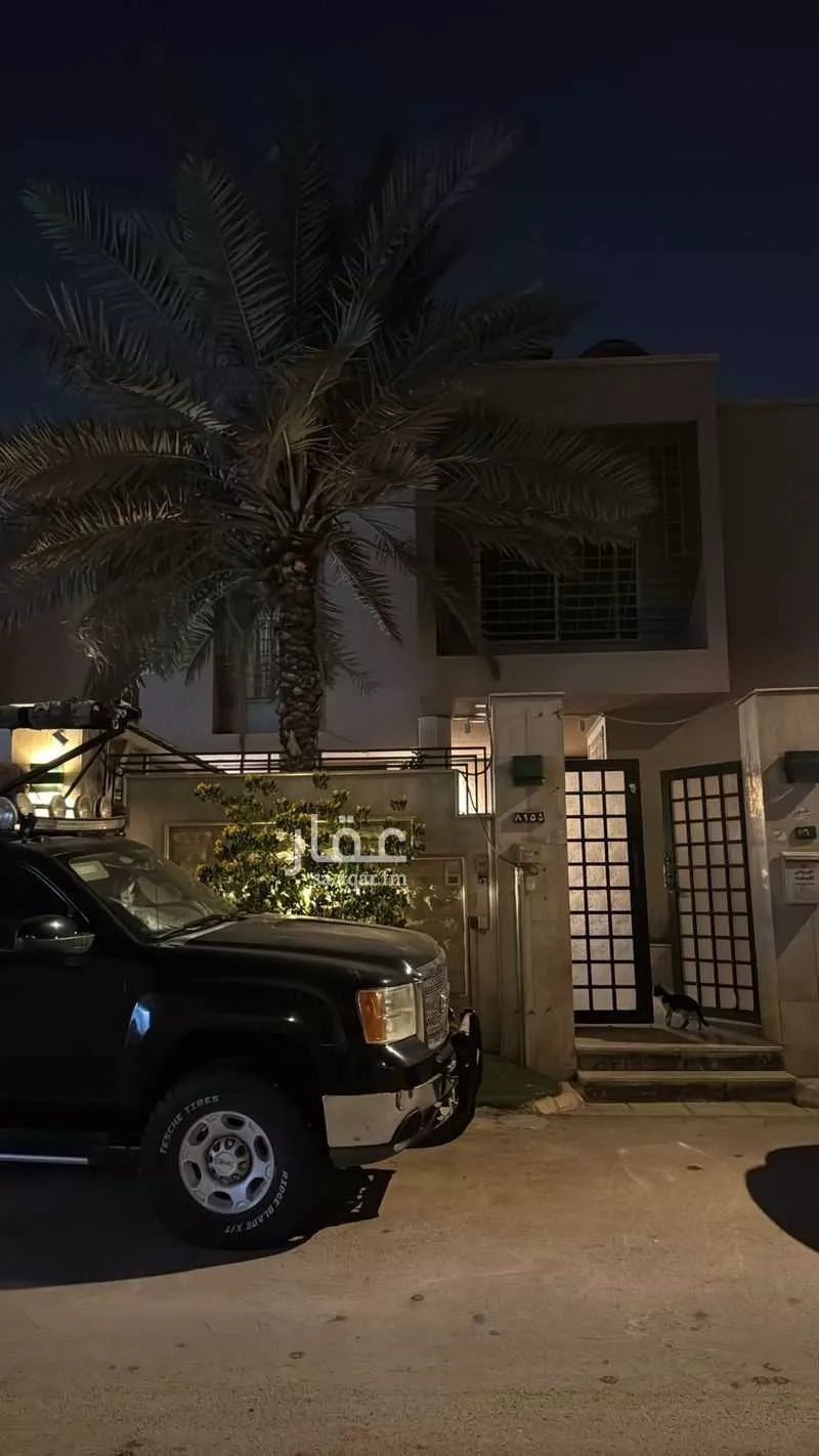 فيلا 8 غرف في الملك فهد 5