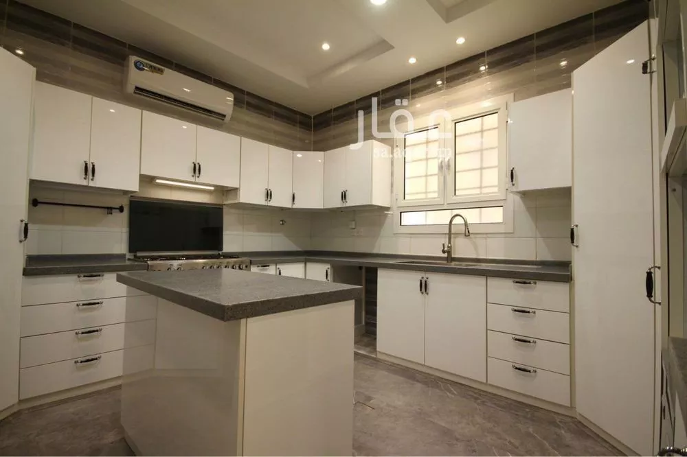 4 bedroom villa in Dhahrat Laban, Riyadh 14