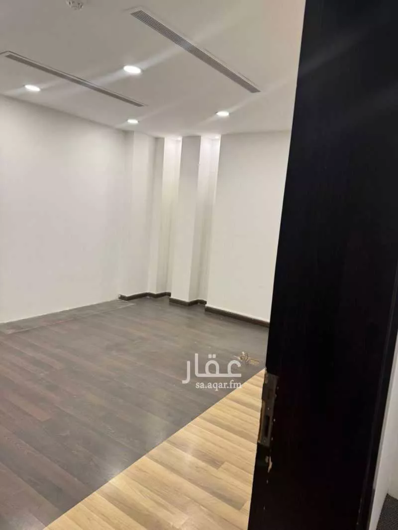 8 bedroom office in Al Muhammadiyah, Jeddah 11