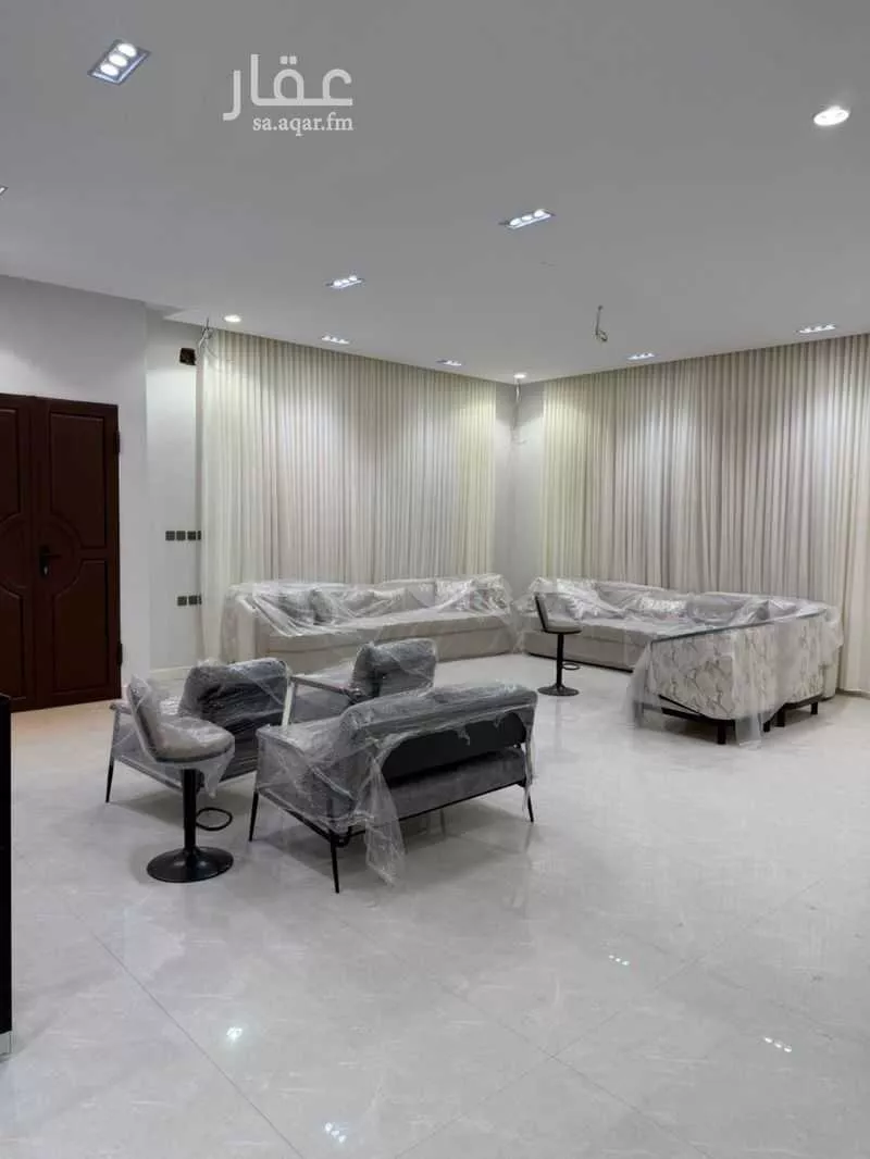 8 bedroom villa in Al Munsiyah 1
