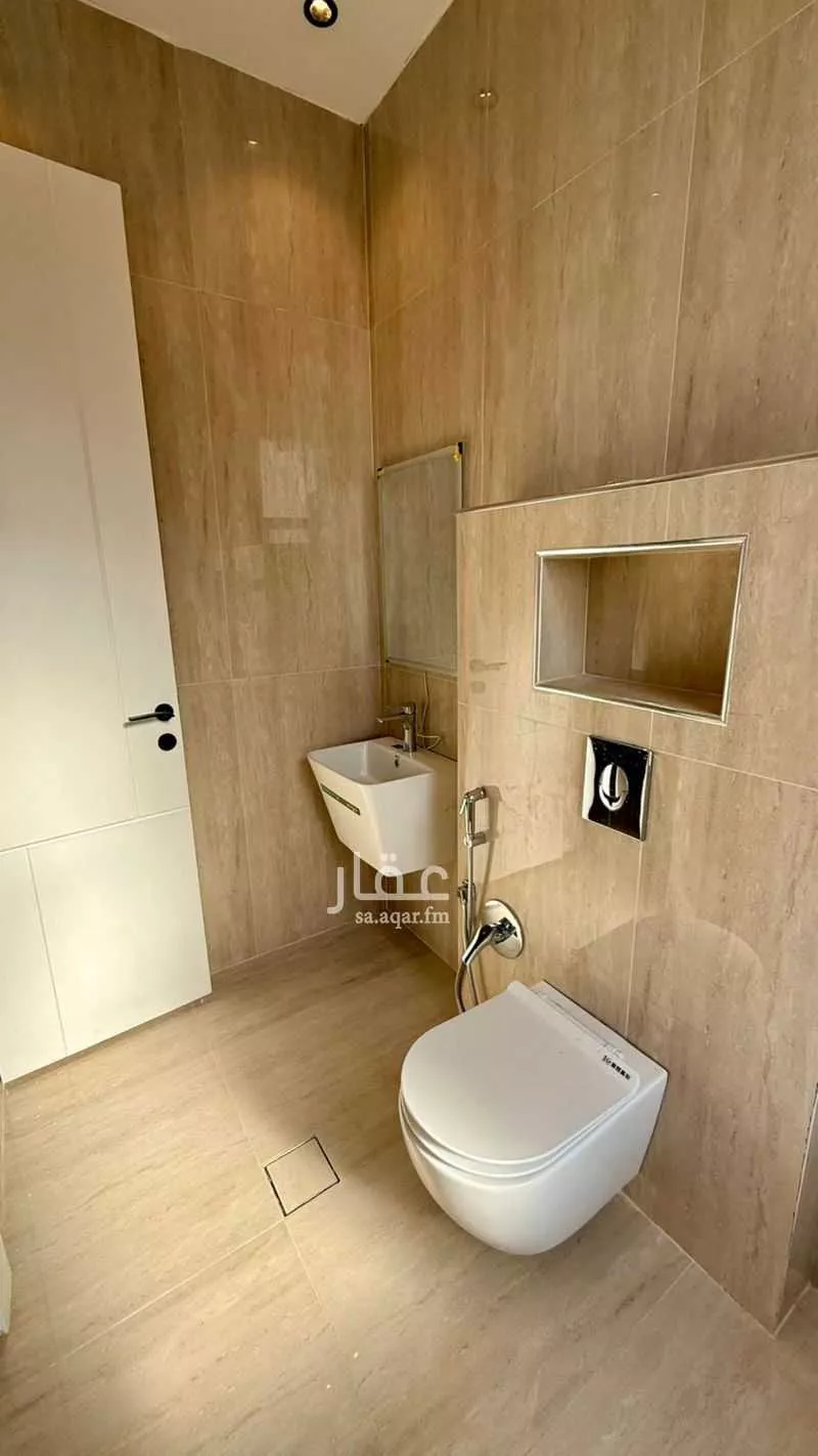 5 bedroom floor in Ash Sharq 5