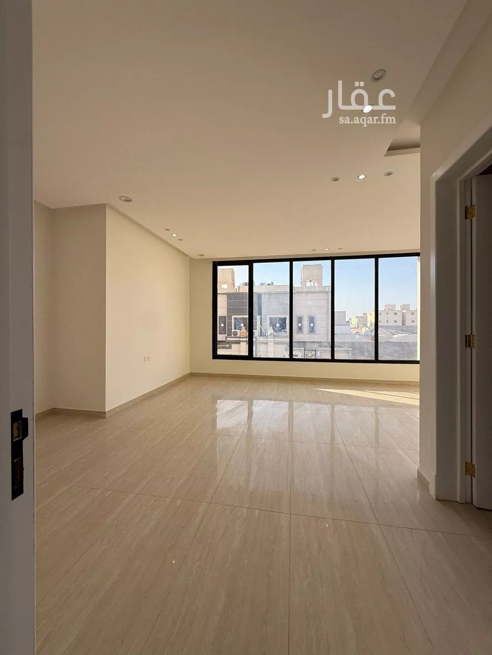 فيلا 6 غرف في المهدية 5