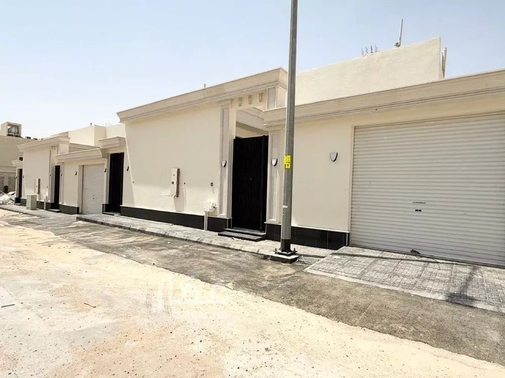 فيلا 3 غرف في الجنادرية 1