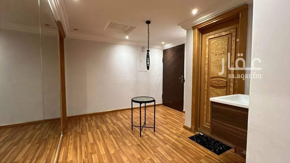 3 bedroom apartment in Ishbiliyah, Riyadh 9
