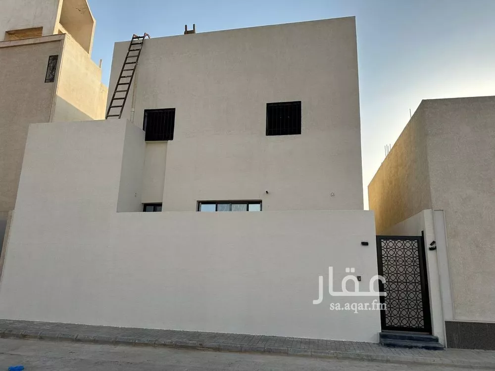 فيلا 5 غرف في ظهرة لبن 3