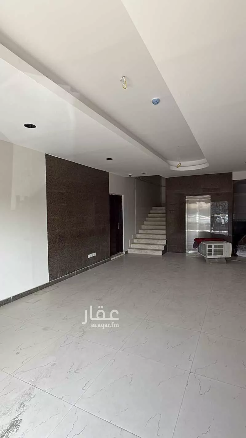 مكتب 2000 م² في العليا 2