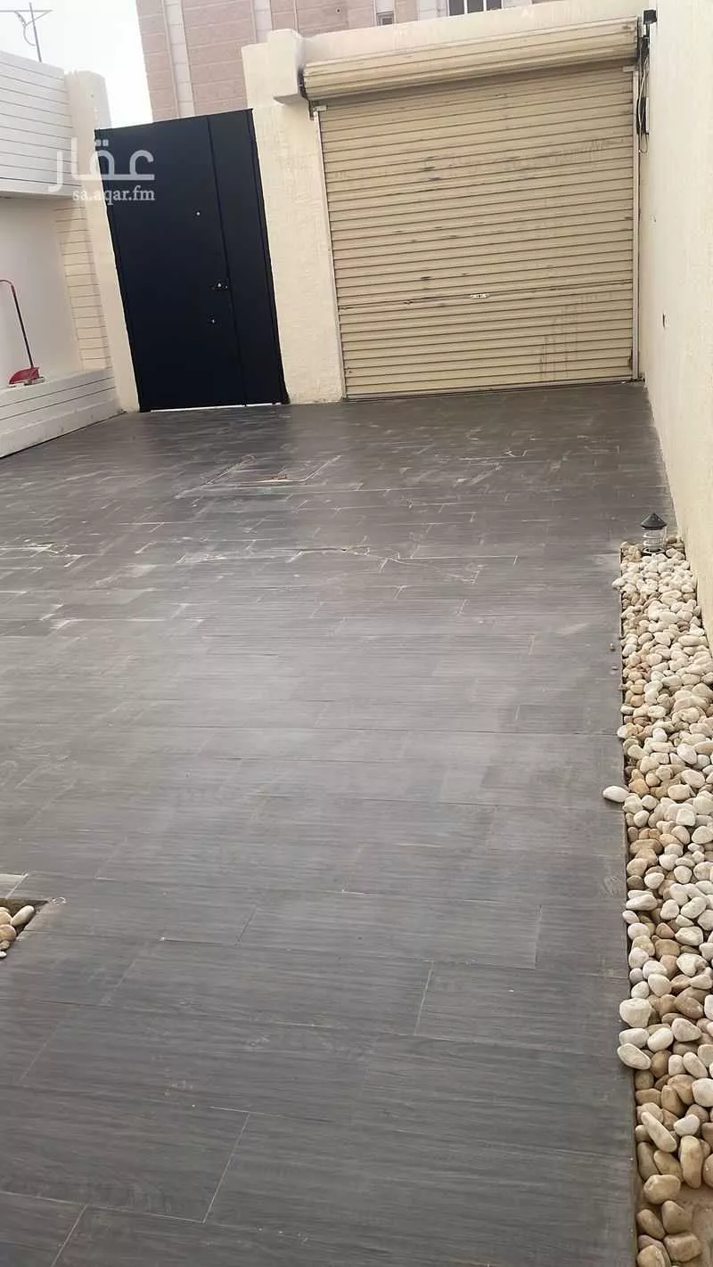 فيلا 5 غرف في الملقا 4