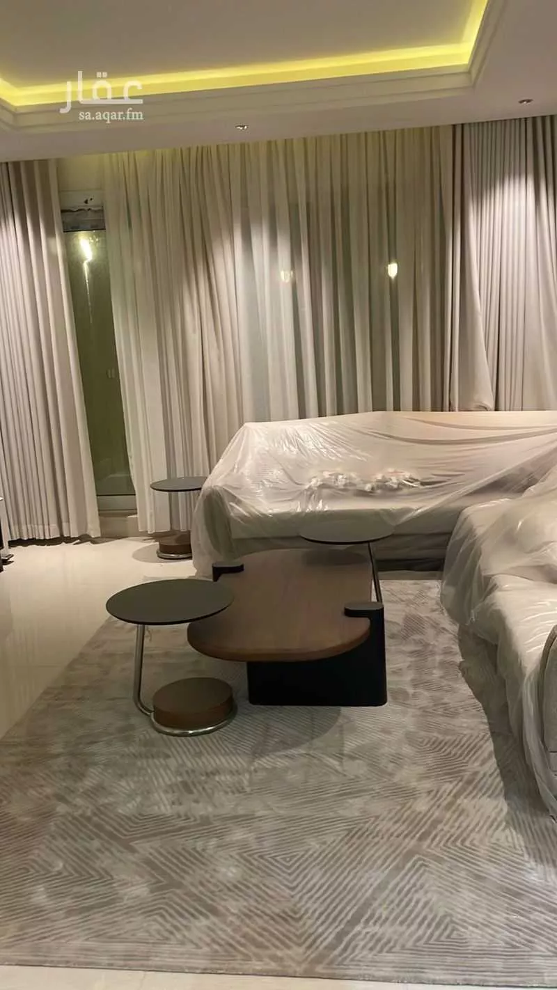 فيلا 5 غرف في الملقا 4