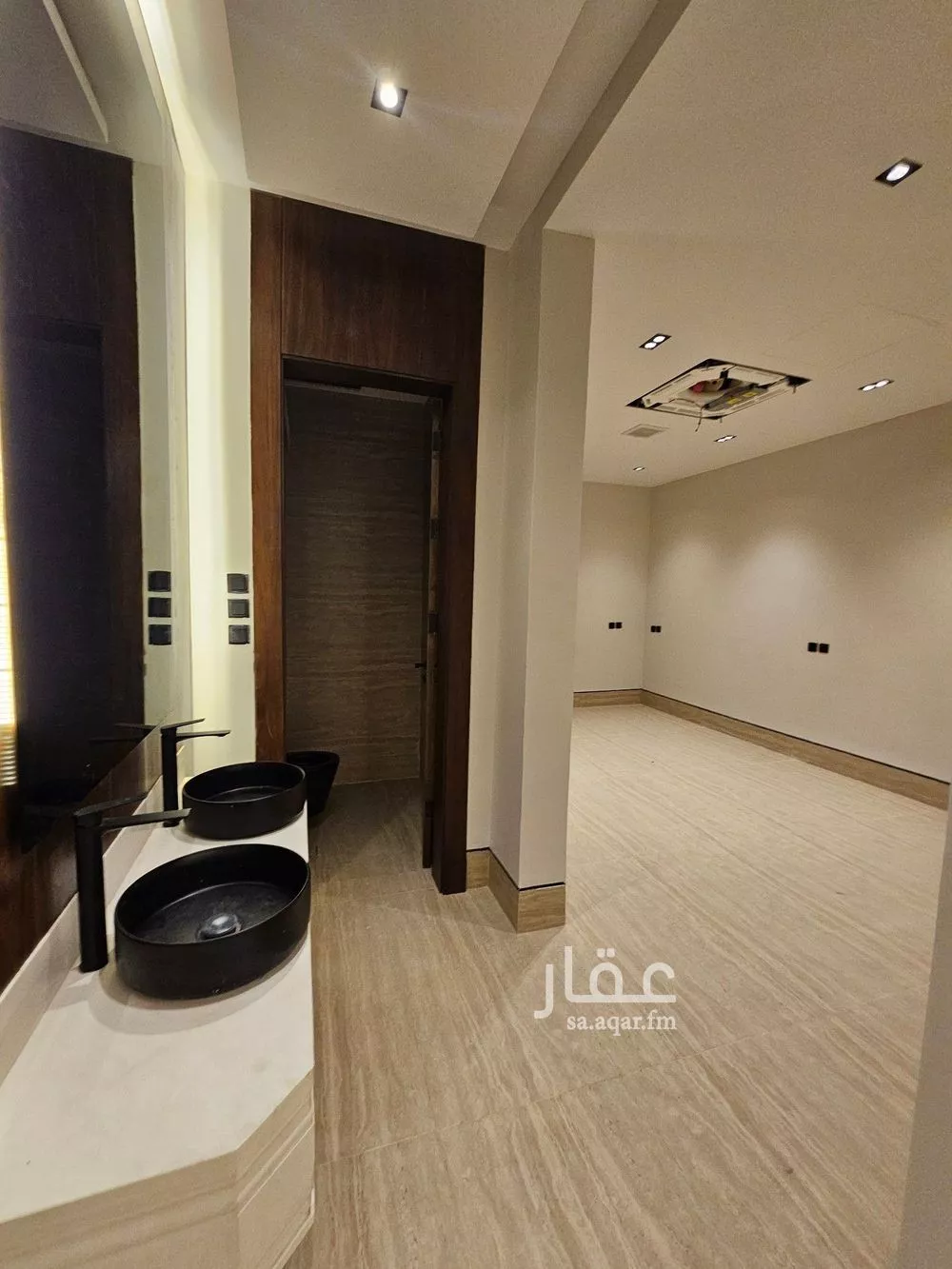 فيلا 4 غرف في العارض 4