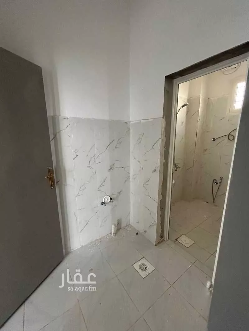 4 bedroom warehouse in Mansuriyah, Riyadh 6