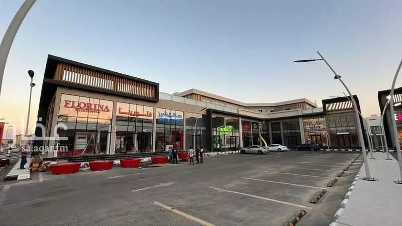 محل 2514 م² في الامواج 3