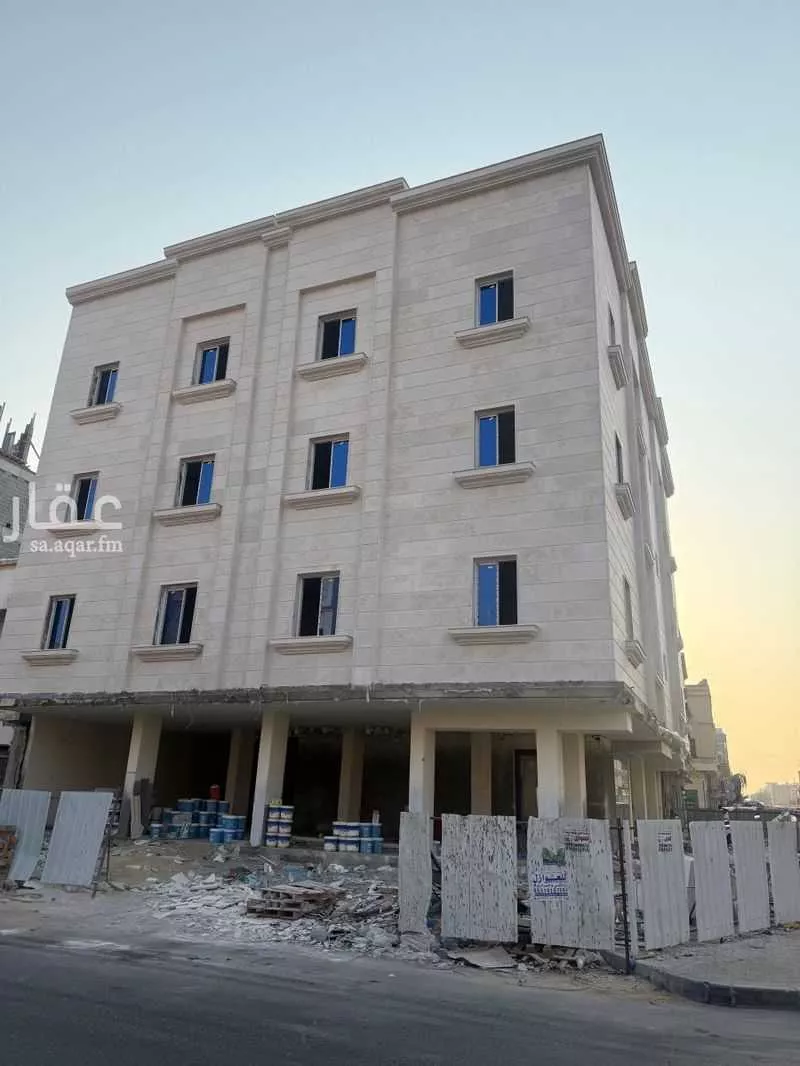 عمارة 325 م² في الثقبة 4