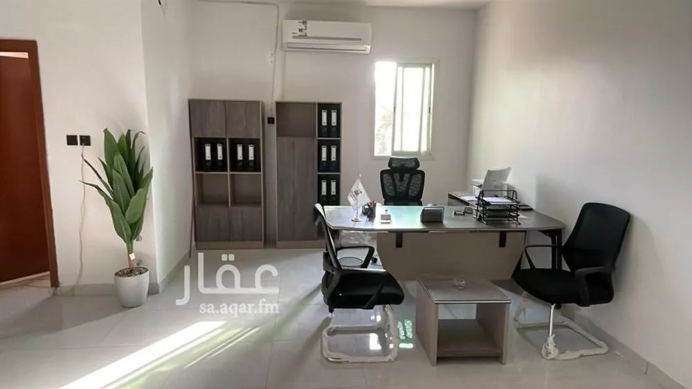مكتب 65 م² في العارض 3