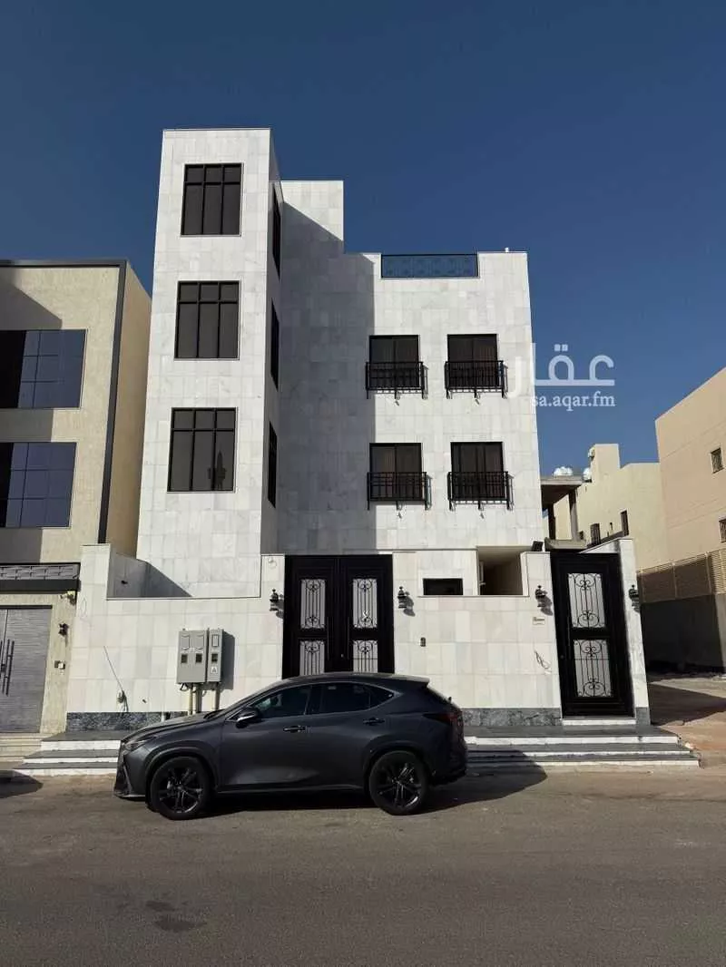 330 sqm building in Al Gharra 1