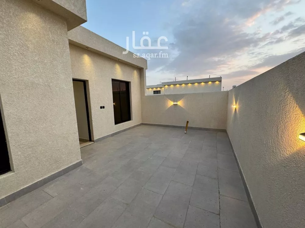 3 bedroom floor in Dirab 5