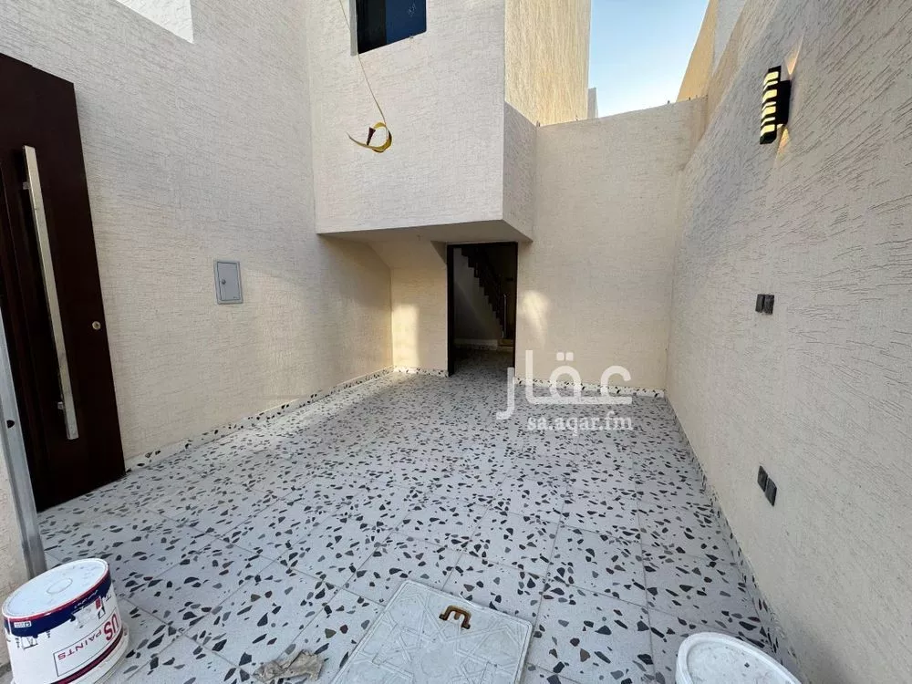 4 bedroom floor in Taibah 5