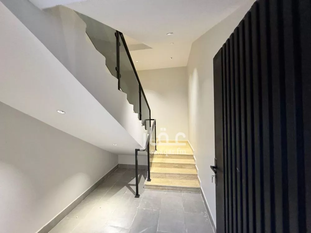 3 bedroom floor in Dirab 3