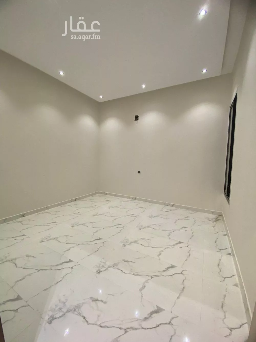 فيلا 5 غرف في طويق 4