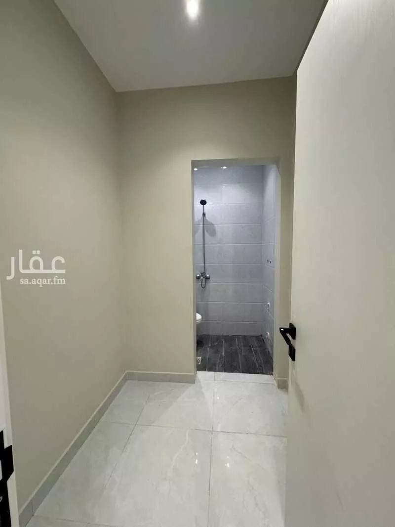 شقة 6 غرف في الريان 5