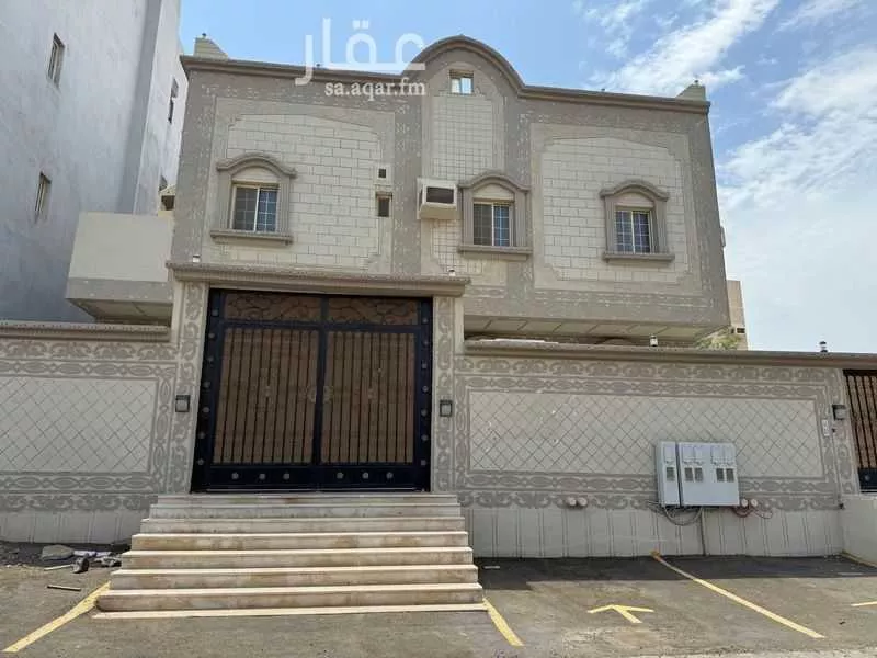 عمارة 400 م² في القرينة 3